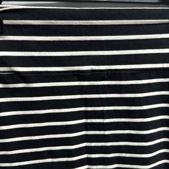 Forever 21 | Black & White Striped Stretchy Skirt | Size Large - Picture 4 of 6